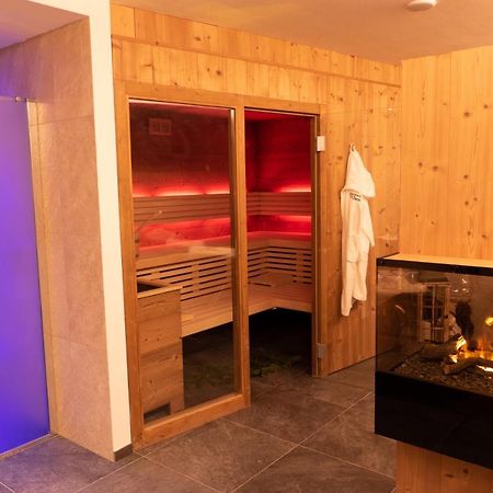 Villa Artic Apartments Campitello di Fassa Buitenkant foto